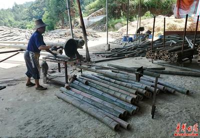 白花村里楠竹“香”，竹制品加工织就致富梦